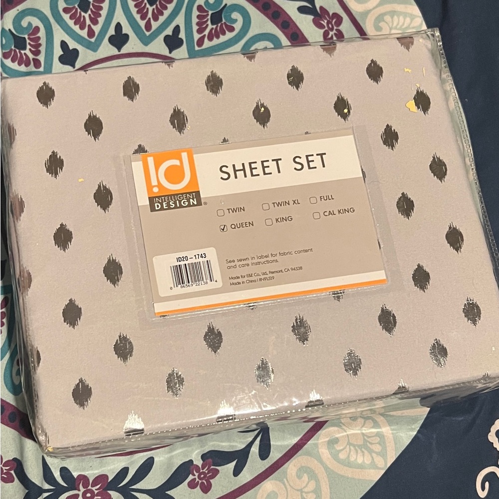 Gray Sheet Set, Queen Sized